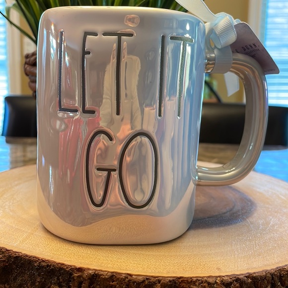 Rae Dunn/Disney Let it go Mug - Picture 1 of 2